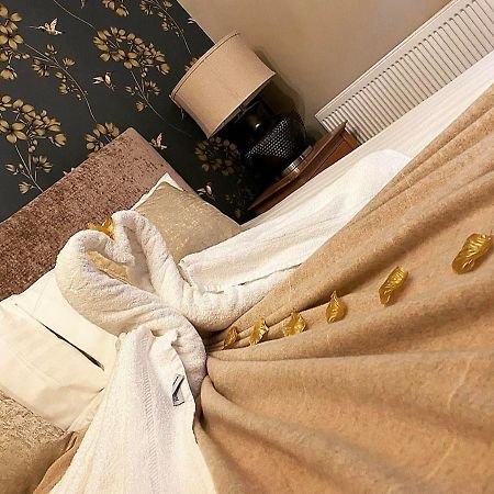 Tredegar Arms Hotel Bagian luar foto