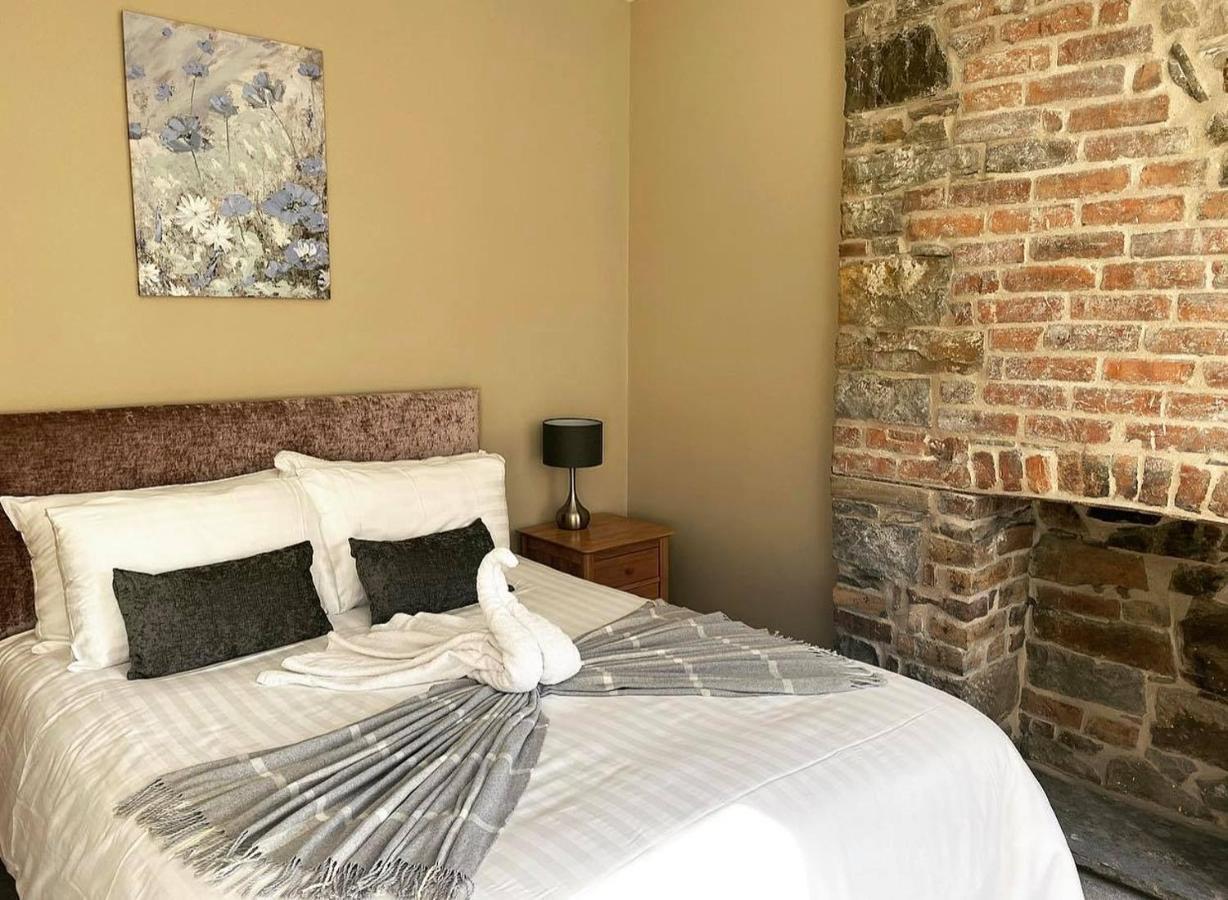 Tredegar Arms Hotel Bagian luar foto