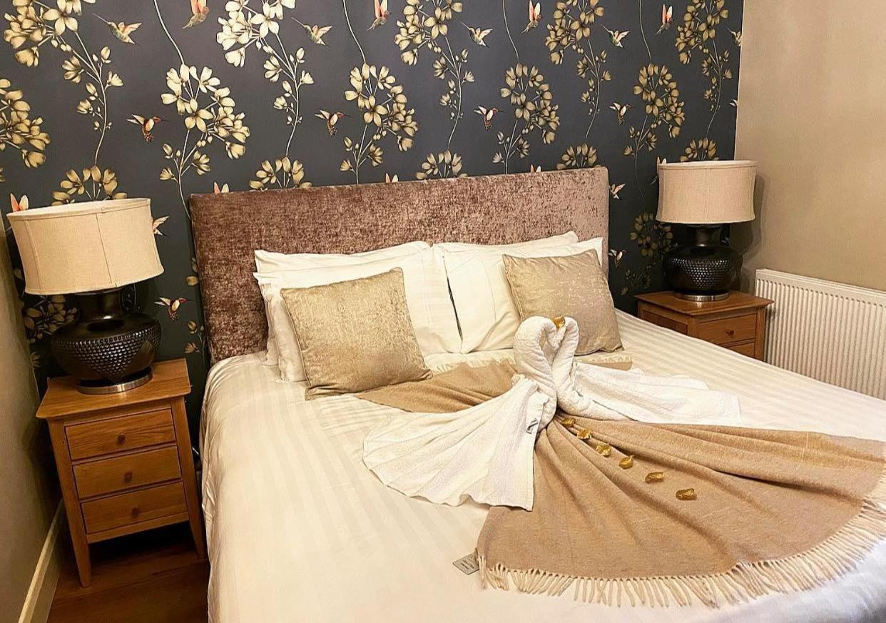 Tredegar Arms Hotel Bagian luar foto